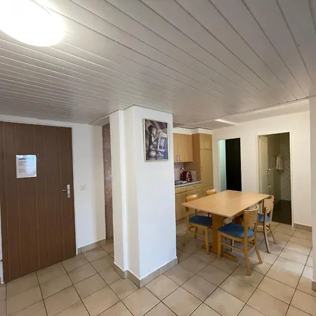 Apartment Schloessli *